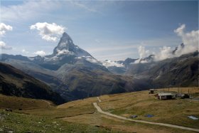 DSCN0258  --> Approaching the Matterhorn.
